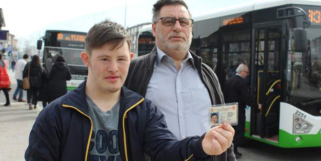 Engelli çocuk ve babası özel halk otobüsünden zorla indirildi