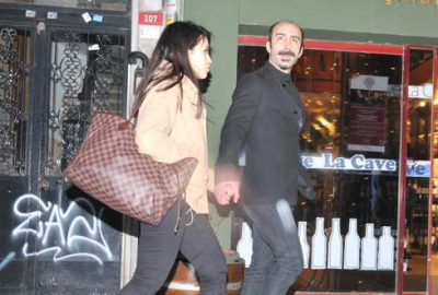 El ele yakalandılar