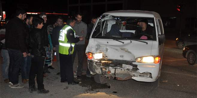 Bursa’da trafik kazası: 3 yaralı