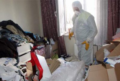 Evden 15 ton çöp çıktı! Ailenin çocuğu devlet yurduna yerleştirildi