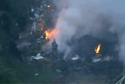 ABD’de evlerin üzerine uçak düştü