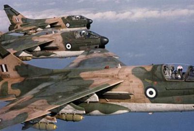 Komşu orduyu yeniliyor