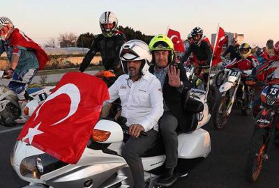 Çavuşoğlu’nu 60 motosikletli karşıladı