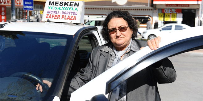 60 yaşındaki Fadime Abla 22 yıldır direksiyon sallıyor