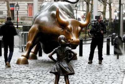Wall Street’in bronz boğasına karşı ‘korkusuz kız’ heykeli