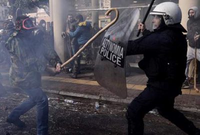 Komşuda çiftçi isyanı