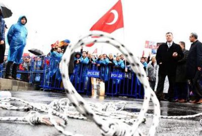 Darbeci hainler böyle protesto edildi