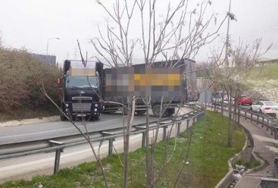 Bursa’da TIR kazası trafiği kilitledi