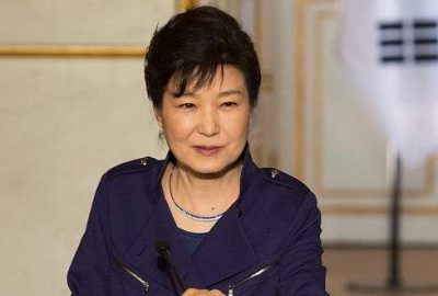 Güney Kore Devlet Başkanı azledildi