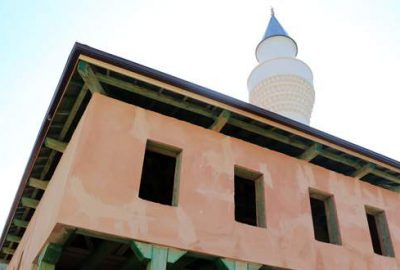 200 yıllık ahşap cami küllerinden doğuyor