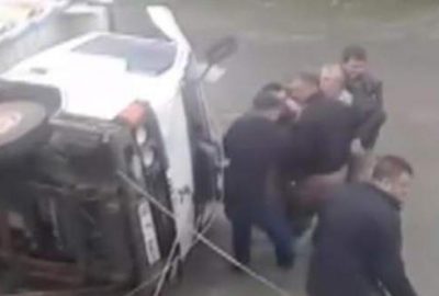 Dereye uçan kamyonette can pazarı!