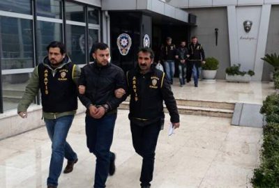 Bursa’daki taksi şoförüne gasp kameraya böyle yansıdı