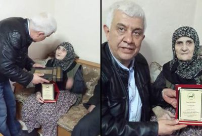 Şehit Mustafa Cambaz’ın annesine ‘Yılın kadını’ ödülü