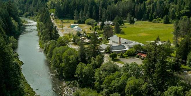 İki kişinin yaşadığı kasaba satılık