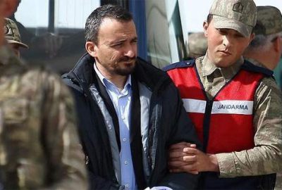 Mahkeme başkanından FETÖ sanığına: ‘Burası içtima alanı değil’