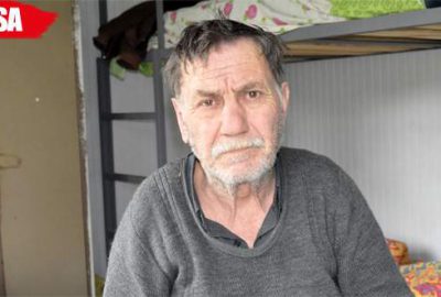 Sokaklarda yatan yaşlı adam, 40 yıldır kızını arıyor