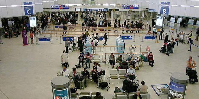 Paris’te saldırı alarmı!