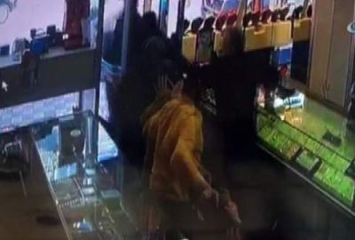 Kanlı soygun girişimi kamerada!