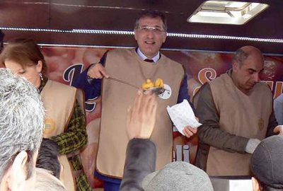 İrgil lokma dağıttı