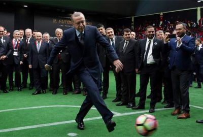 Erdoğan’dan Fransız efsaneye penaltı golü