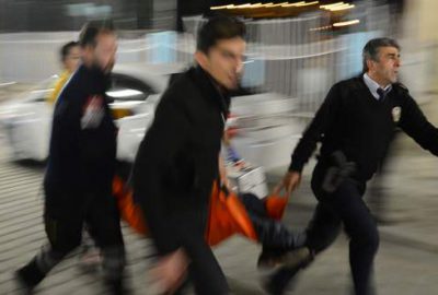 Kafede silahlı çatışma: 3 ölü, 9 yaralı