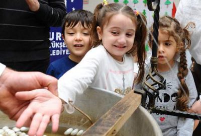 Öğrenciler Bursa ipeğini öğreniyor