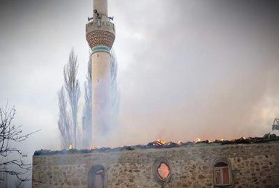 Tarihi camide büyük yangın
