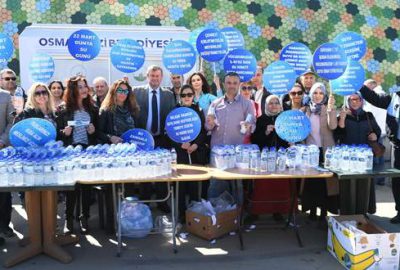 Bursa’da Dünya Su Günü’nde vatandaşlara su ikramı