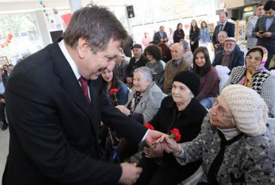 Vali Küçük’ten yaşlılara vefa