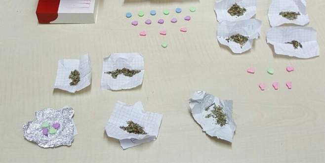 Uyuşturucuyu çerez poşetlerine saklamışlar