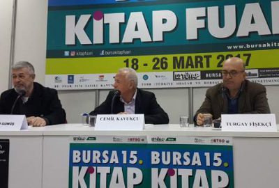 Semih Gümüş ve Turgay Fişekçi, fuarın onur konuğu Cemil Kavukçu'nun