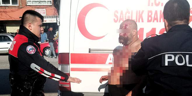 14 yaşındaki kızı taciz eden kişiyi linçten polis kurtardı