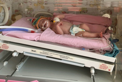 Yeni doğan bebek türbe önüne terk edildi