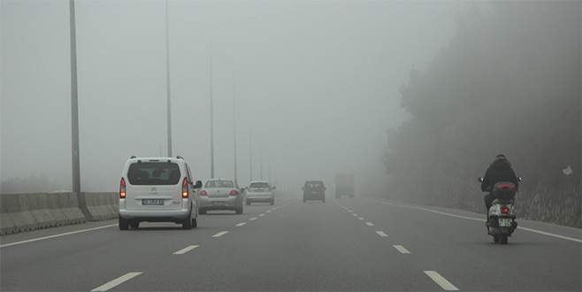 Bursa’da sis zor anlar yaşattı