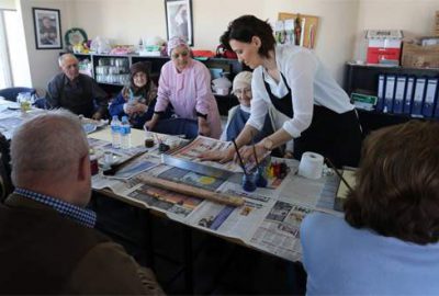 Yaşlılar Haftasında ebru sanatının inceliklerini öğrendiler