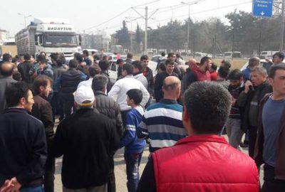 Bursa’da uyuşturucuyu protesto eden mahalleli yol kapattı