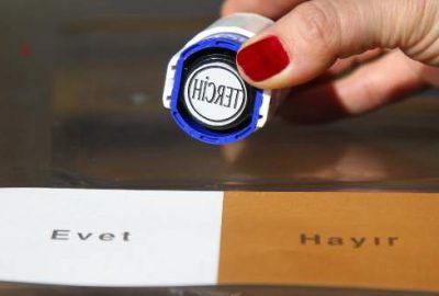 Vatandaşlar referandum için oy vermeye başladı