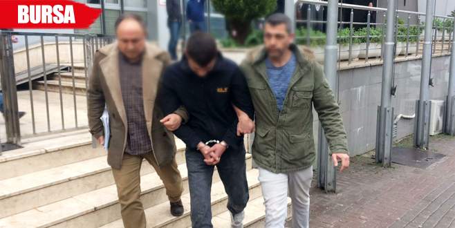 Hırsızlık için girdi, elleri kelepçeli çıktı