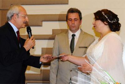 Kılıçdaroğlu Bursa’da nikah şahidi oldu