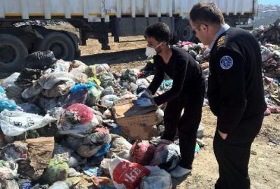 Çöpe yanlışlıkla atılan paralar için belediye seferber oldu