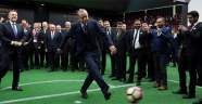 Cumhurbaşkanı Erdoğan’dan Fransız efsaneye penaltı golü
