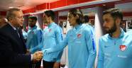 Cumhurbaşkanı Erdoğan, A Milli Takım’a moral verdi