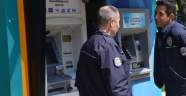 Bursa’da bankamatikteki düzenek ihbarı polisi alarma geçirdi