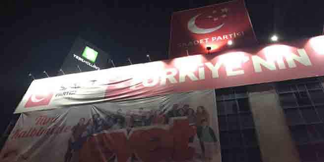 Beşiktaş’ta ‘evet’ çadırına saldırı