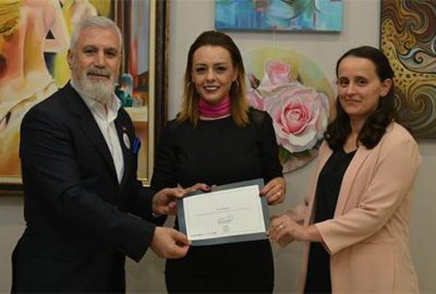 Resim atölyesi kursiyerlerinden sergi