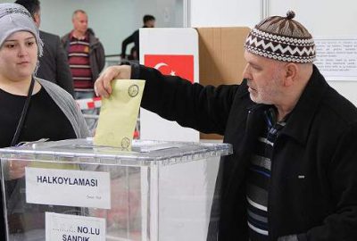 Hollanda’da referandum için oy verme işlemi başladı