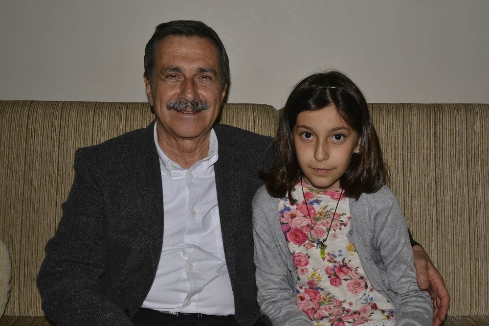 Köpeğin ısırması sonucu yaralanan çocuğa başkan morali