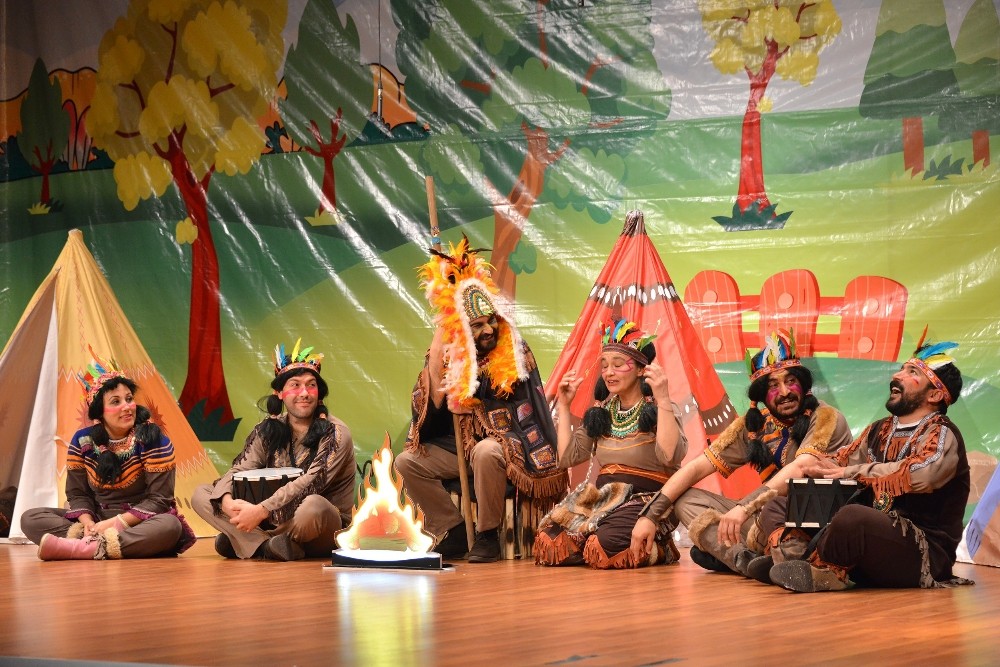 Mersin’de öğrenciler tiyatro ile buluştu