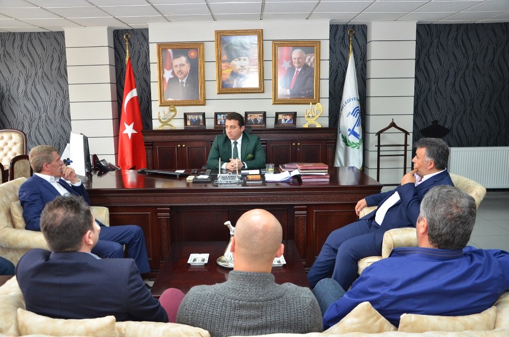 Bir festival de Erzurum Bayburtlular Derneği’nden