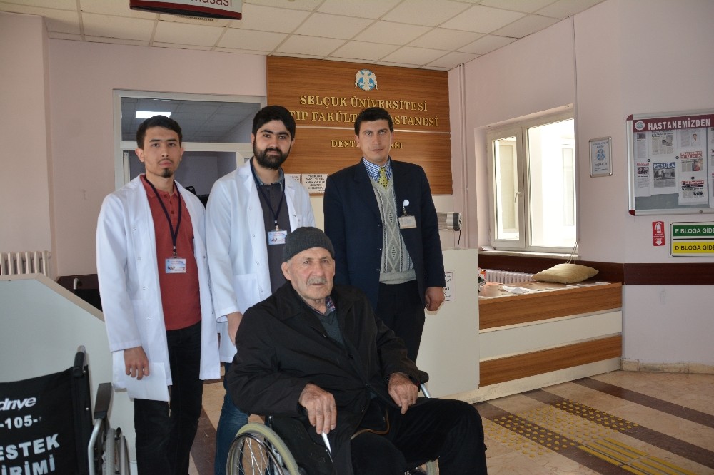 Selçuk Tıp’ta destek masası gönüllüleri projesi hayata geçti